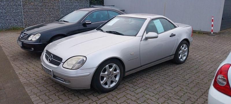 Silber Gebraucht 1999 Mercedes SLK230 Cabrio | 2.500 € (Guter Preis) - Bild 1/4
