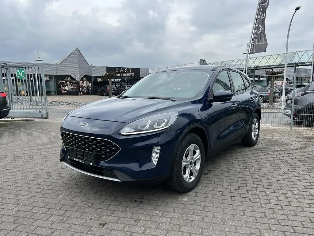 Second-hand Ford Kuga Cool & Connect 224 CP (164 kW) 2021 Albastru SUV