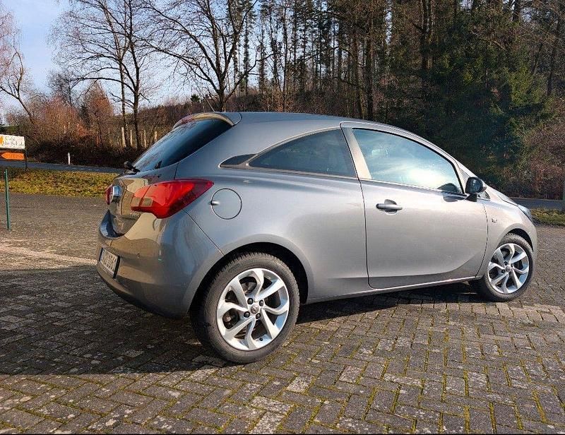 Gebraucht Opel Corsa Edition 101 PS (74 kW) 2015 Grau Kleinwagen