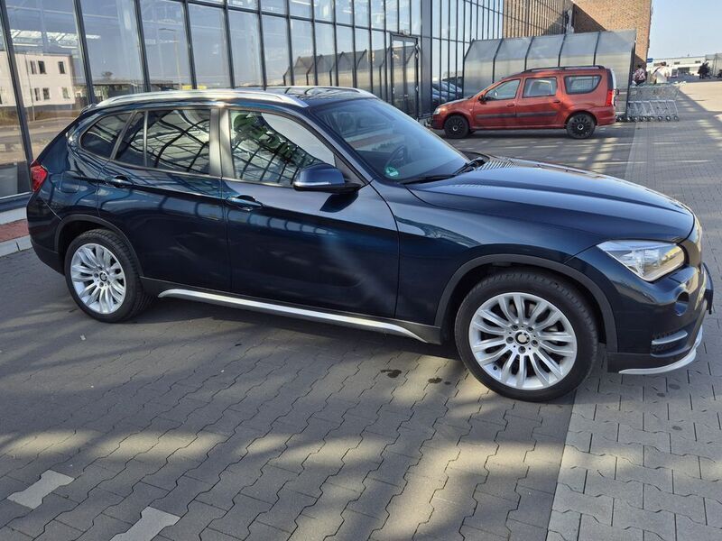 Gebraucht BMW X1 Advantage 218 PS (160 kW) 2015 Blau SUV