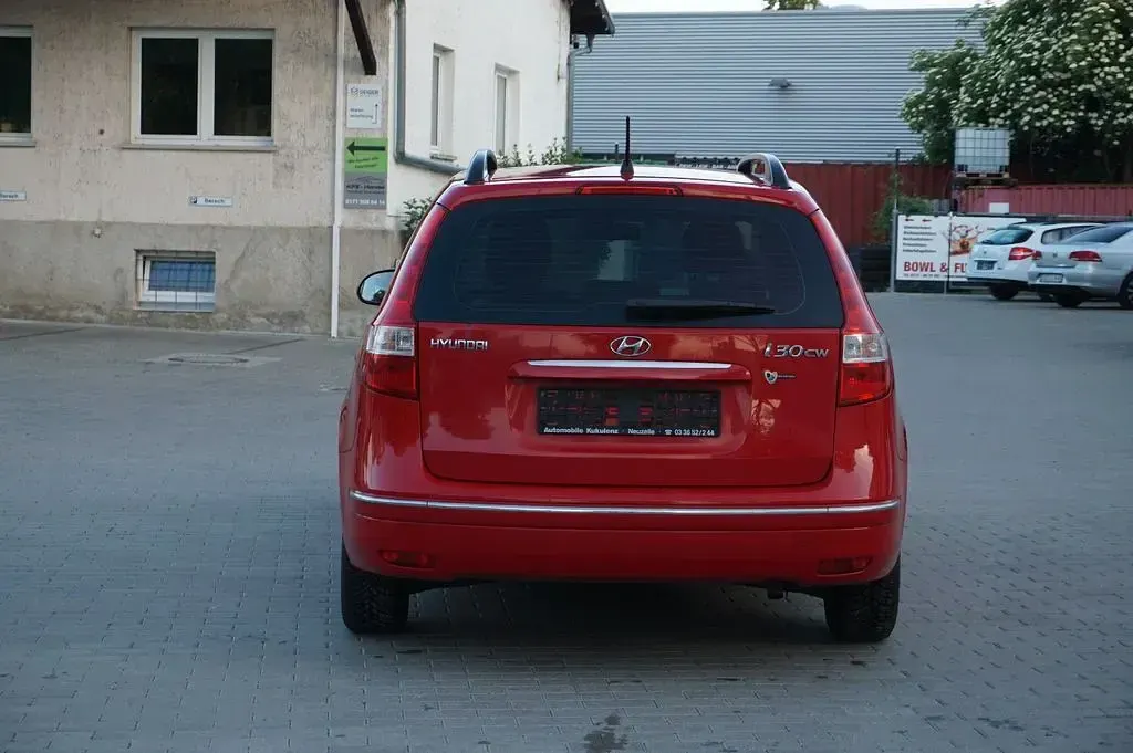 Gebraucht Hyundai i30 Edition 109 PS (80 kW) 2010 Rot Kombi