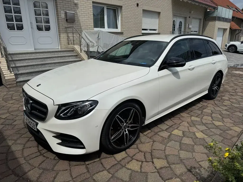 Gebraucht Mercedes E200 AMG line 150 PS (110 kW) 2019 Weiß Limousine