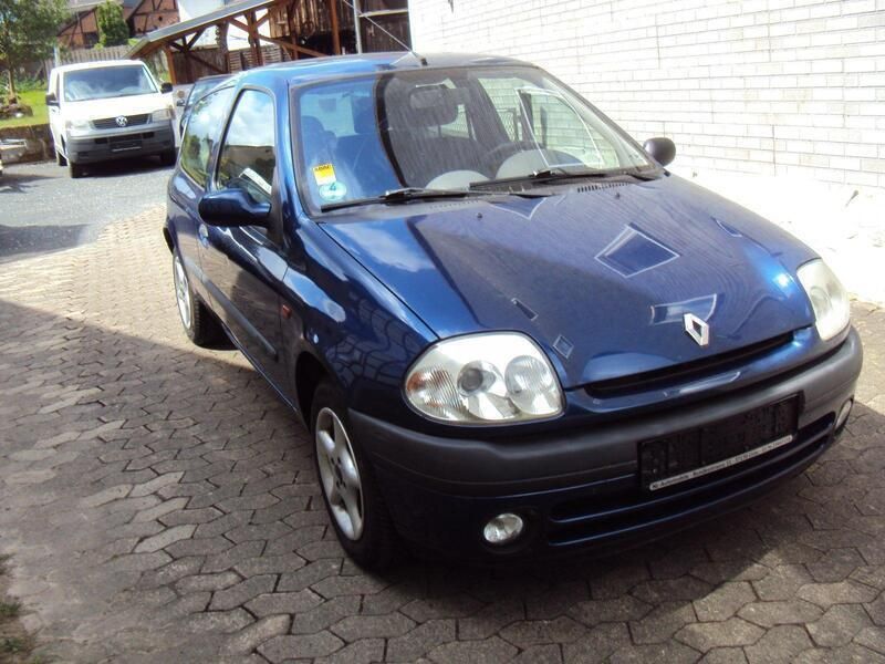 Blau Gebraucht 2001 Renault Clio II Limousine | 1.390 € (Fairer Preis) - Bild 1/4