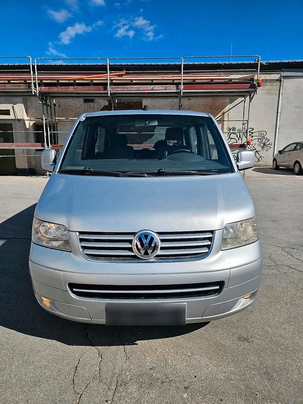 Gebraucht VW Caravelle 174 PS (127 kW) 2005 Silber Van / Kleinbus