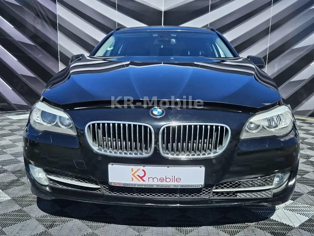 Gebraucht BMW 530 245 PS (180 kW) 2011 Schwarz Kombi