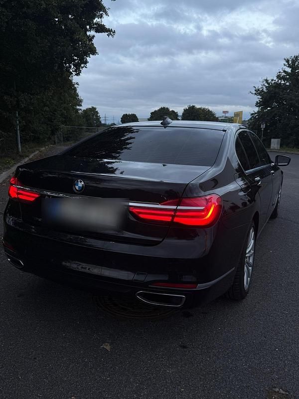 Gebraucht BMW 730 262 PS (192 kW) 2017 Schwarz Limousine