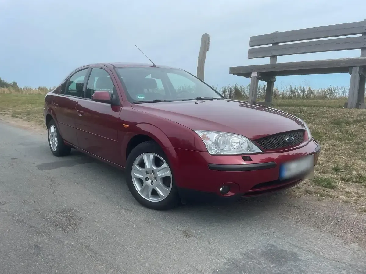 Gebraucht Ford Mondeo 145 PS (106 kW) 2001 Rot Limousine