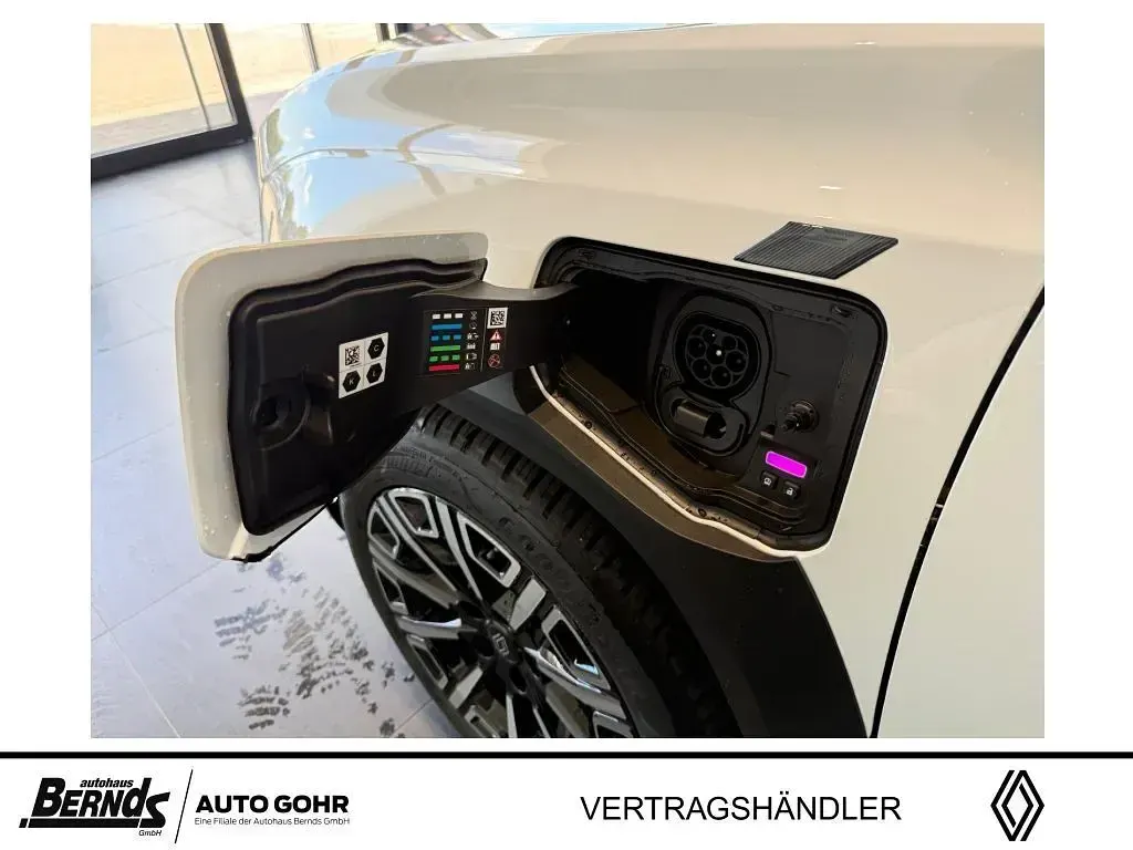 Neu Renault R4 Iconic 110 kW (150 PS) 2025 Weiß Limousine