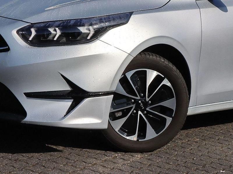 Gebraucht Kia Ceed 140 PS (102 kW) 2024 Grau Kleinwagen