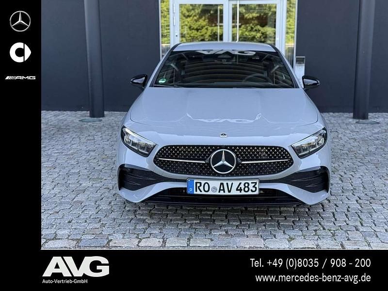 Gebraucht Mercedes A200 AMG 163 PS (119 kW) 2025 Alpingrau uni Limousine