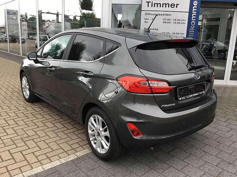 Gebraucht Ford Fiesta Titanium 101 PS (74 kW) 2023 Magnetic grau Kleinwagen