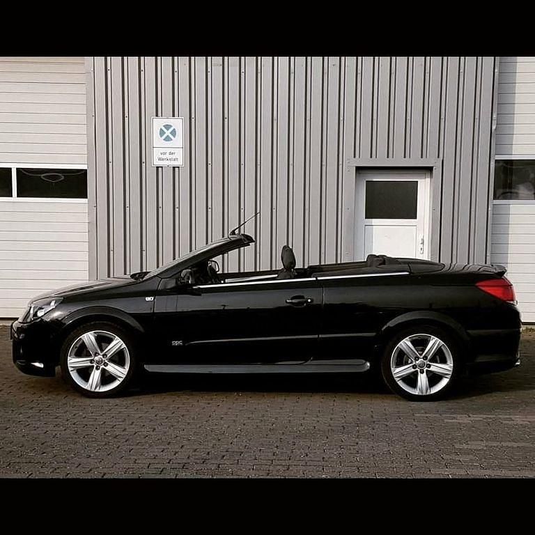 Gebraucht Opel Astra Cabriolet 140 PS (102 kW) 2010 Schwarz Cabrio