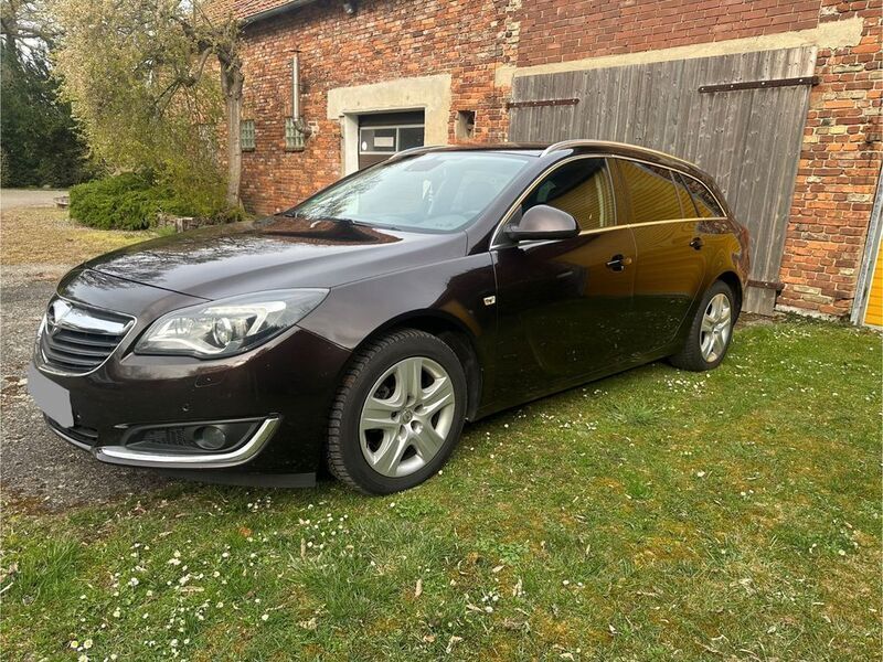 Braun Gebraucht 2016 Opel Insignia Innovation Kombi | 6.999 € (Guter Preis) - Bild 1/4