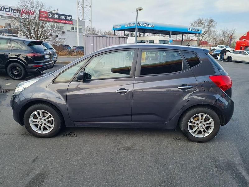 Grau Gebraucht 2013 Kia Venga Spirit Kleinwagen | 5.490 € (Fairer Preis) - Bild 1/4