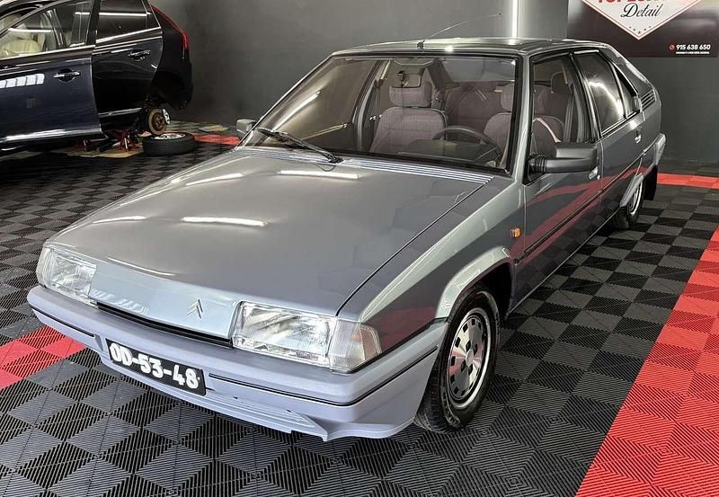 Grau Gebraucht 1987 Citroën BX Kleinwagen | 5.990 € - Bild 1/4