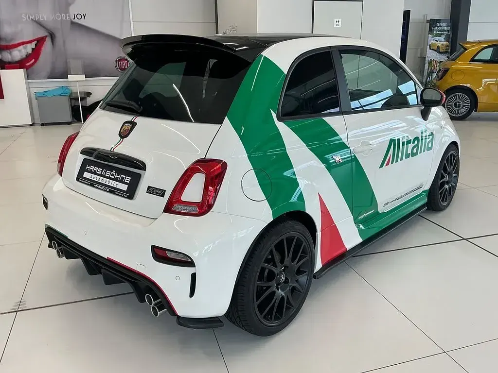 Gebraucht Abarth 595 165 PS (121 kW) 2022 Gara weiß / dach schwarz Kleinwagen