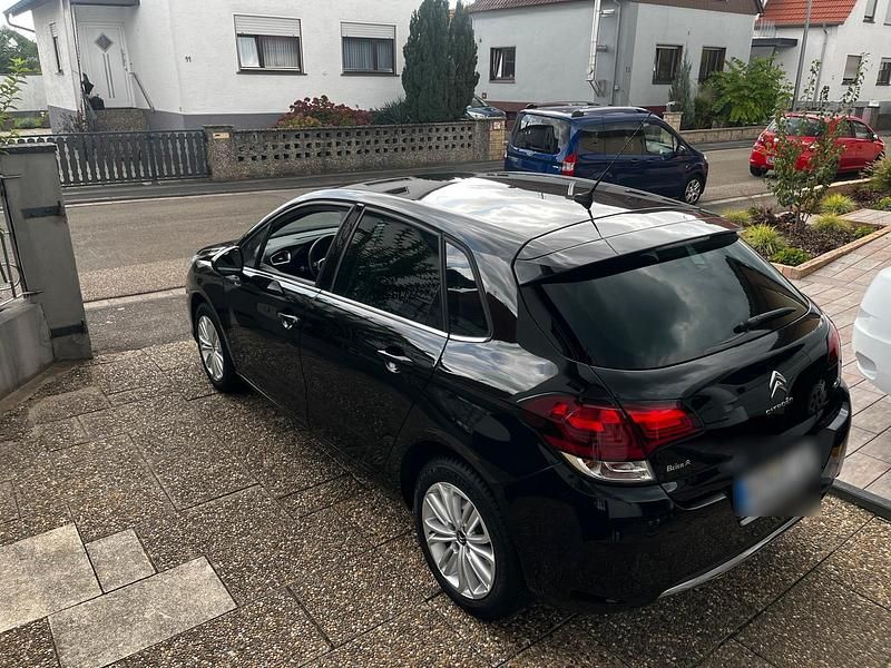 Schwarz Gebraucht 2016 Citroën C4 Limousine | 6.999 € (Fairer Preis) - Bild 1/4