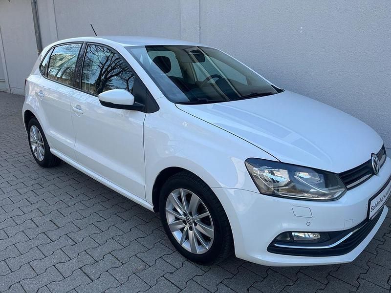 Gebraucht VW Polo Comfortline 75 PS (55 kW) 2015 Weiß Limousine