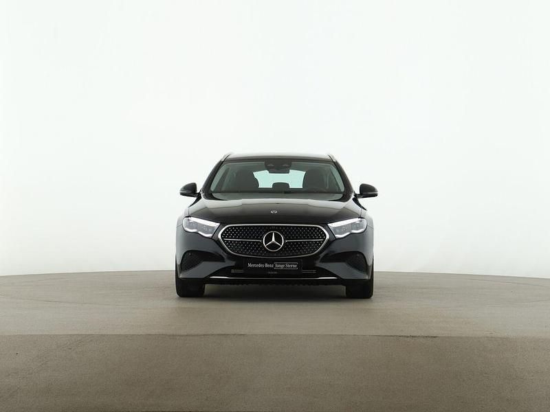 Gebraucht Mercedes E300 Avantgarde 360 PS (264 kW) 2025 Schwarz Limousine