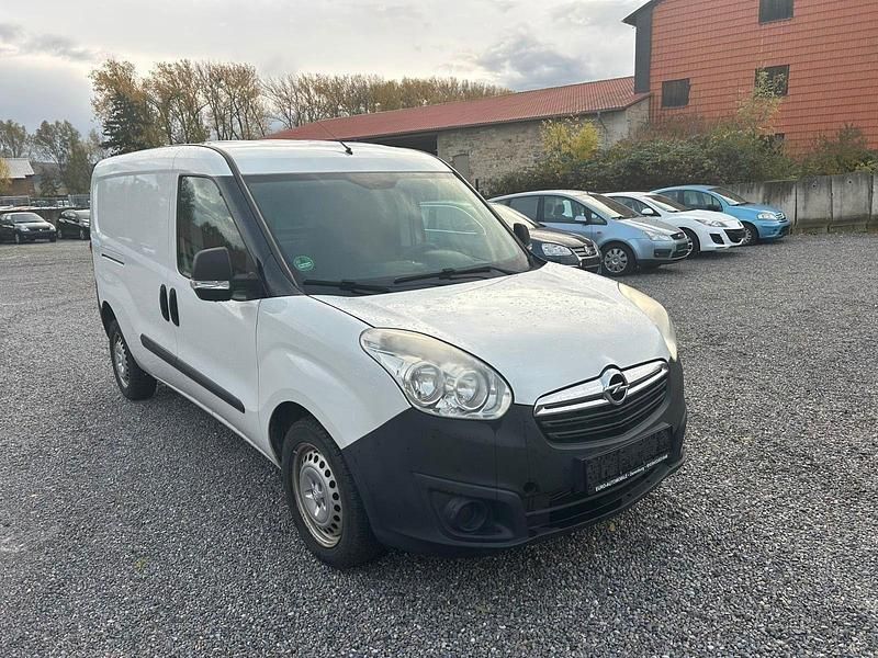 Weiß Gebraucht 2016 Opel Combo Kombi | 4.700 € (Teuer) - Bild 1/4