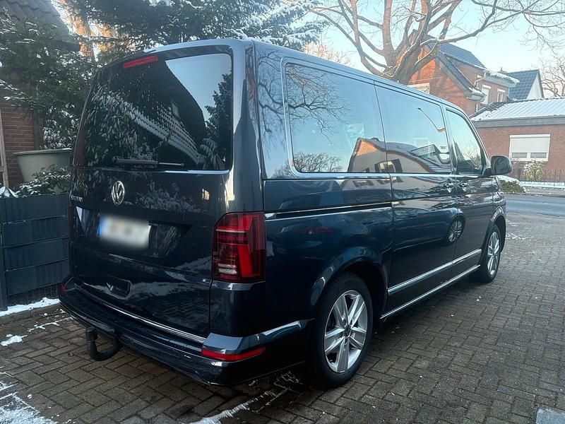 Gebraucht VW Multivan 204 PS (150 kW) 2022 Blau Van