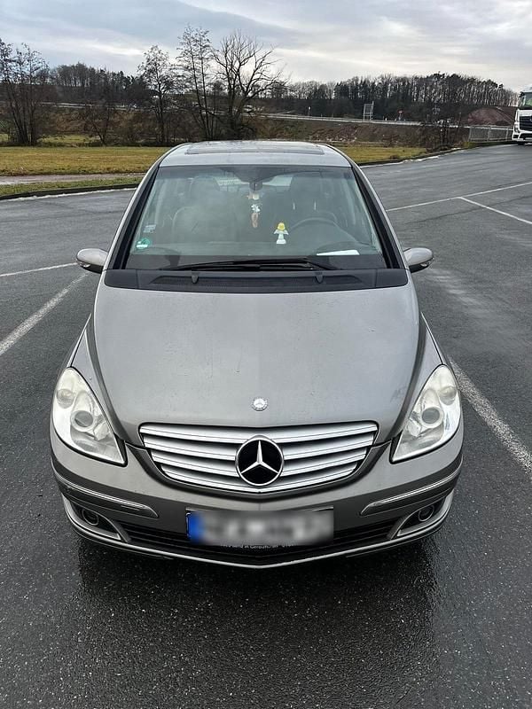 Gebraucht Mercedes B200 140 PS (102 kW) 2007 Grau Van / Kleinbus