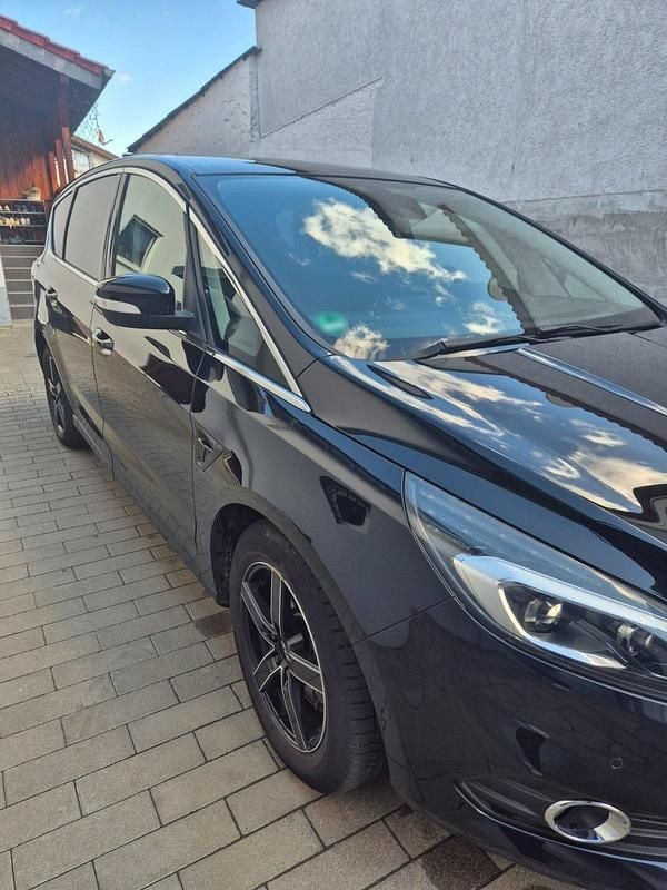 Gebraucht Ford S-MAX S 160 PS (117 kW) 2016 Schwarz Van / Kleinbus