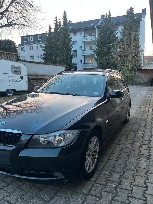 Gebraucht BMW 320 150 PS (110 kW) 2006 Schwarz Kombi