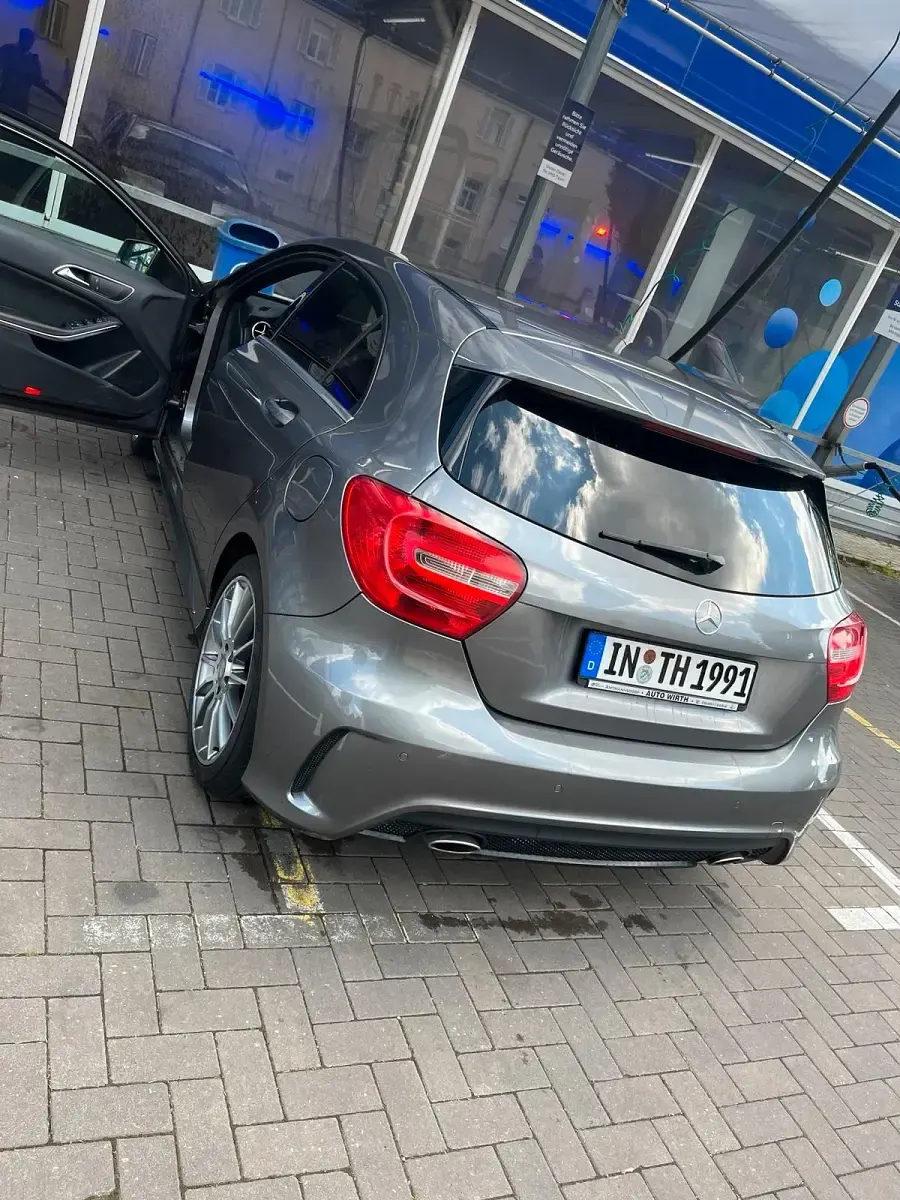 Gebraucht Mercedes A180 AMG line 122 PS (89 kW) 2013 Grau Kleinwagen