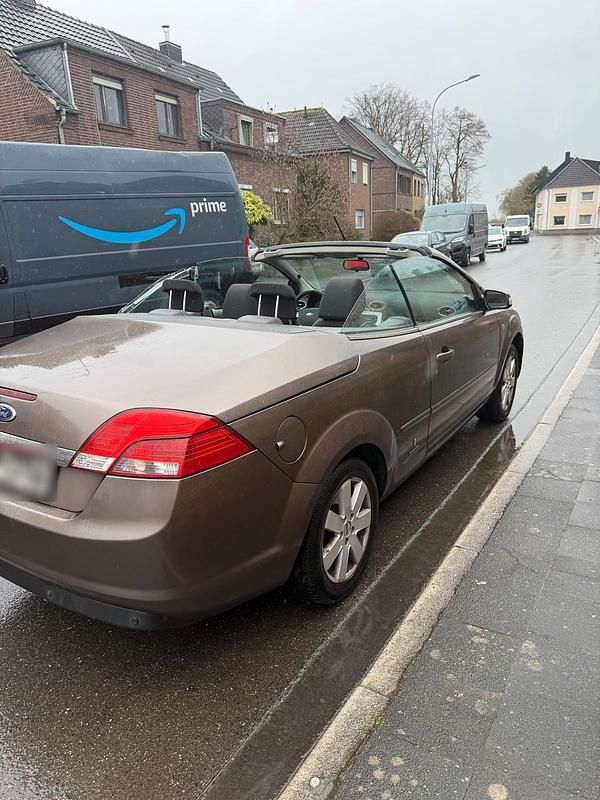 Gebraucht Ford Focus Cabriolet 101 PS (74 kW) 2007 Braun Cabrio