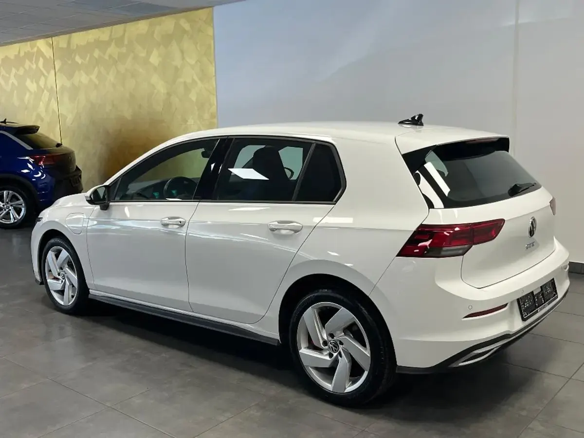 Gebraucht VW Golf VIII GTE 245 PS (180 kW) 2021 Weiß Limousine