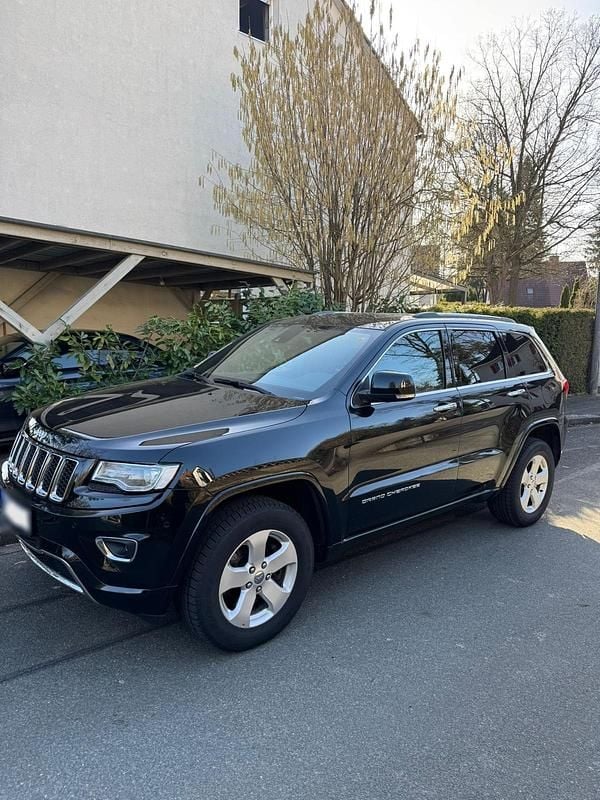 Gebraucht Jeep Grand Cherokee Overland 250 PS (183 kW) 2016 Schwarz SUV