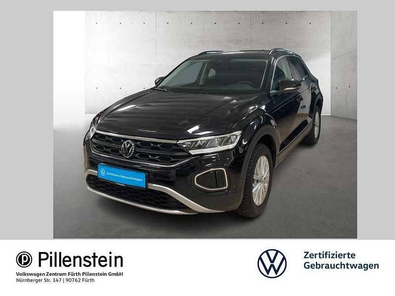 Deep black perleffekt Gebraucht 2024 VW T-Roc Life SUV | 22.410 € (Fairer Preis) - Bild 1/2