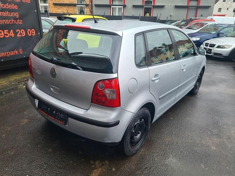 Gebraucht VW Polo 54 PS (39 kW) 2004 Silber Kleinwagen