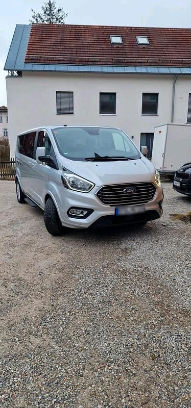 Gebraucht Ford Tourneo Titanium 175 PS (128 kW) 2018 Grau Kombi