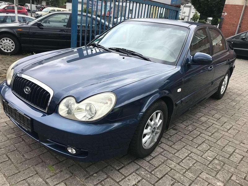 Blau Gebraucht 2002 Hyundai Sonata GLS Limousine | 1.500 € - Bild 1/4