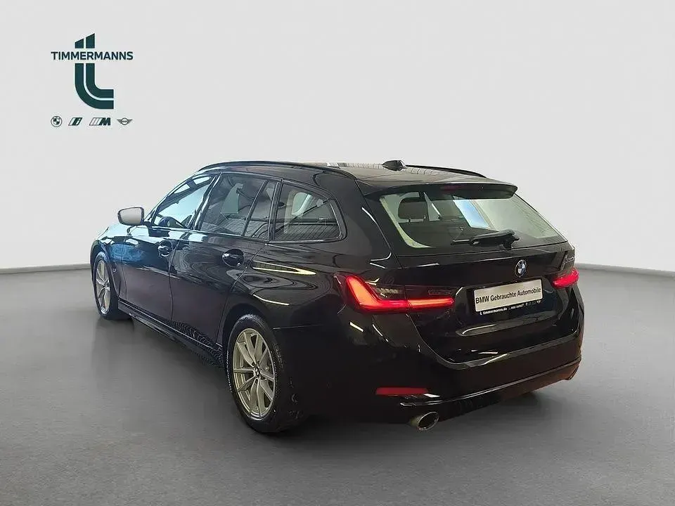 Gebraucht BMW 330 Sport Line 286 PS (210 kW) 2023 Schwarz Kombi