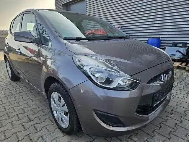 Gebraucht Hyundai ix20 Edition 96 PS (70 kW) 2014 Braun Kleinwagen