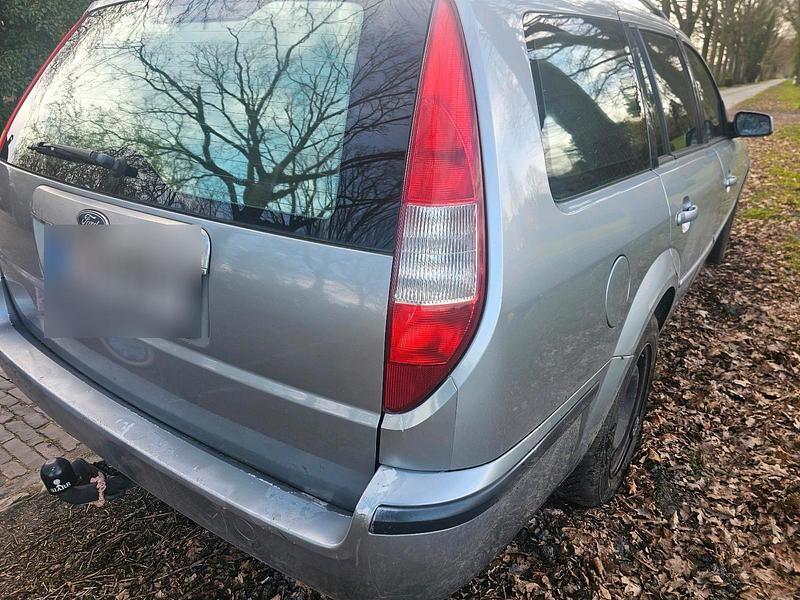 Gebraucht Ford Mondeo 125 PS (91 kW) 2003 Andere farben Kombi