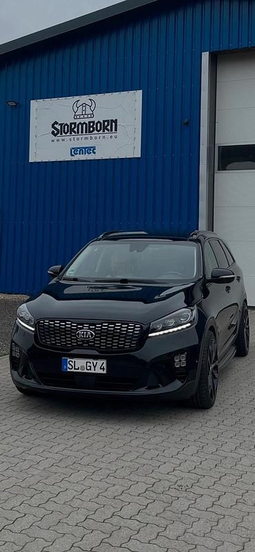 Schwarz Gebraucht 2018 Kia Sorento GT-Line SUV | 24.990 € (Etwas zu teuer) - Bild 1/4