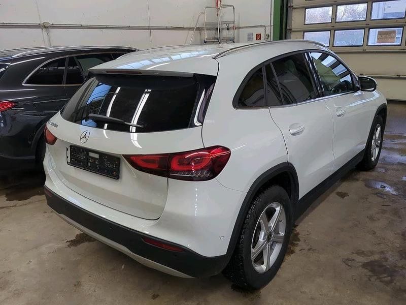 Gebraucht Mercedes GLA200 Style 150 PS (110 kW) 2022 Digitalweiss (metallic) SUV
