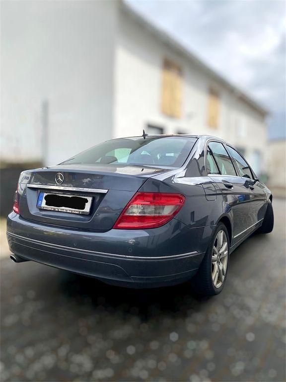 Gebraucht Mercedes C220 170 PS (125 kW) 2011 Grau Limousine