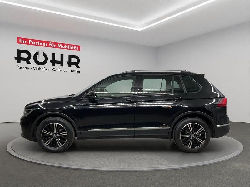 Gebraucht VW Tiguan Active 150 PS (110 kW) 2023 Deep black perleffekt SUV