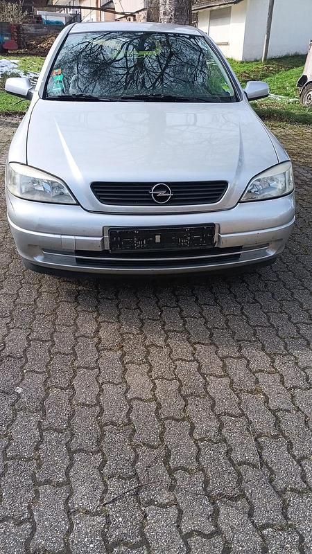 Gebraucht Opel Astra 136 PS (100 kW) 2000 Limousine