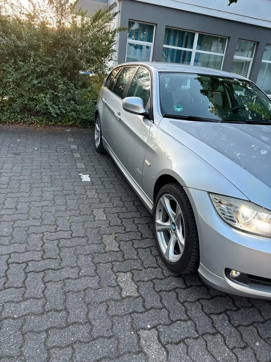 Gebraucht BMW 320 177 PS (130 kW) 2009 Kombi