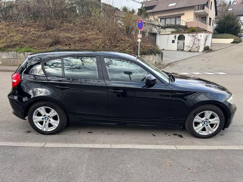 Gebraucht BMW 118 Advantage 143 PS (105 kW) 2011 Schwarz Kleinwagen
