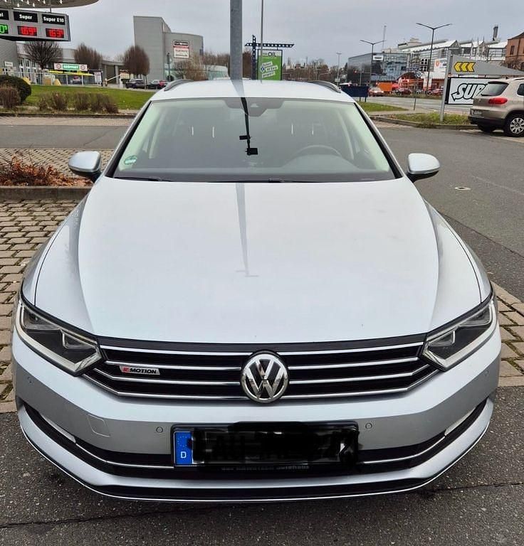 Silber Gebraucht 2018 VW Passat Kombi | 15.500 € (Fairer Preis) - Bild 1/4
