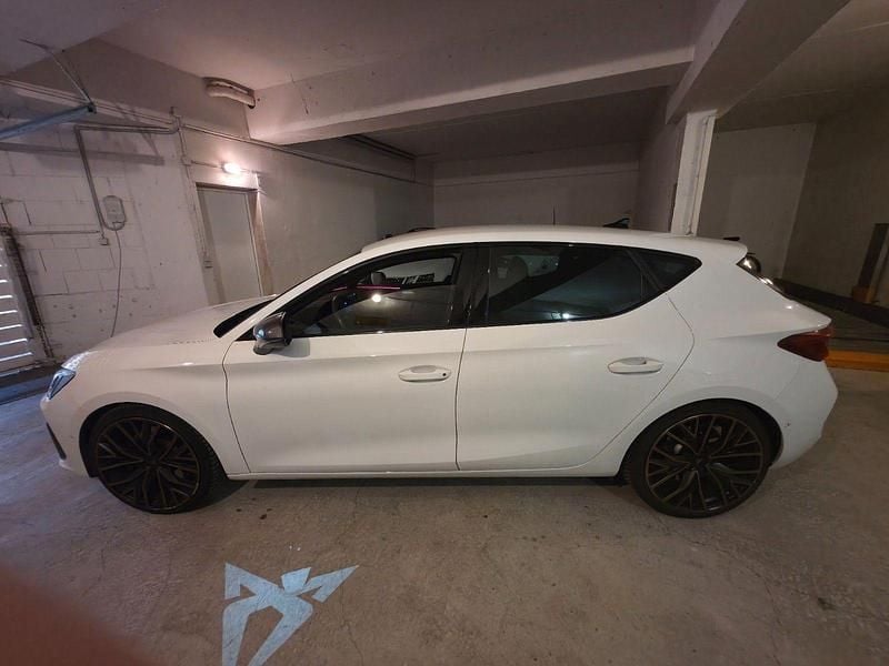 Gebraucht Cupra Leon VZ3 300 PS (220 kW) 2022 Weiß Limousine