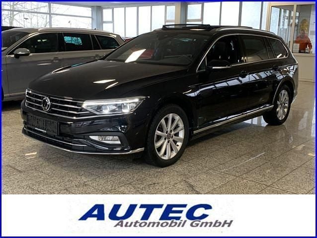 Deep black (metallic) Gebraucht 2024 VW Passat Elegance Kombi | 30.988 € (Fairer Preis) - Bild 1/4