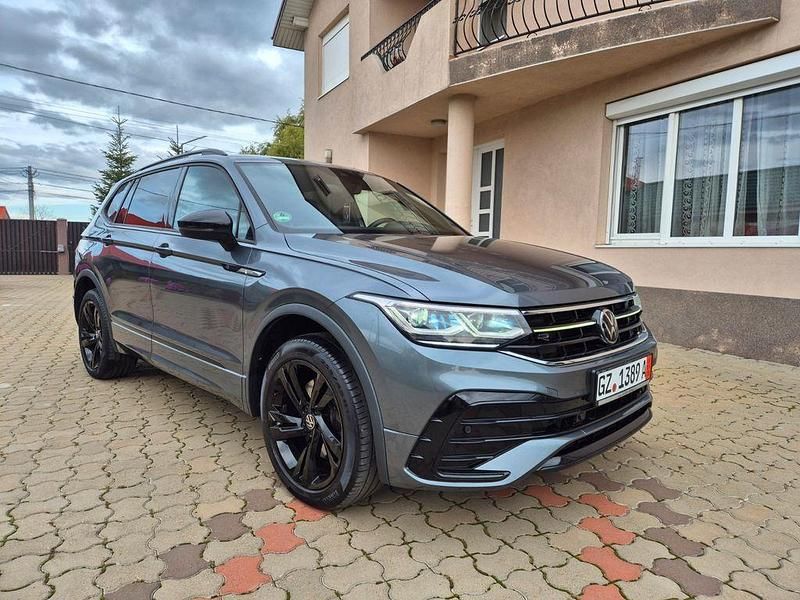 Grau Gebraucht 2021 VW Tiguan Allspace SUV | 26.500 € (Teuer) - Bild 1/4